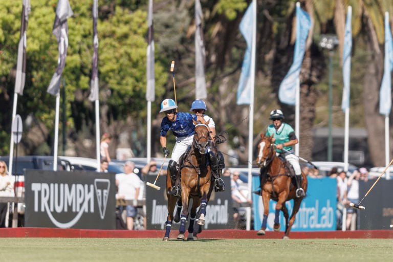 Poroto Cambiaso anotou doze gols na vitória de La Dolfina sobre Ellerstina (crédito - Matías Callejo)